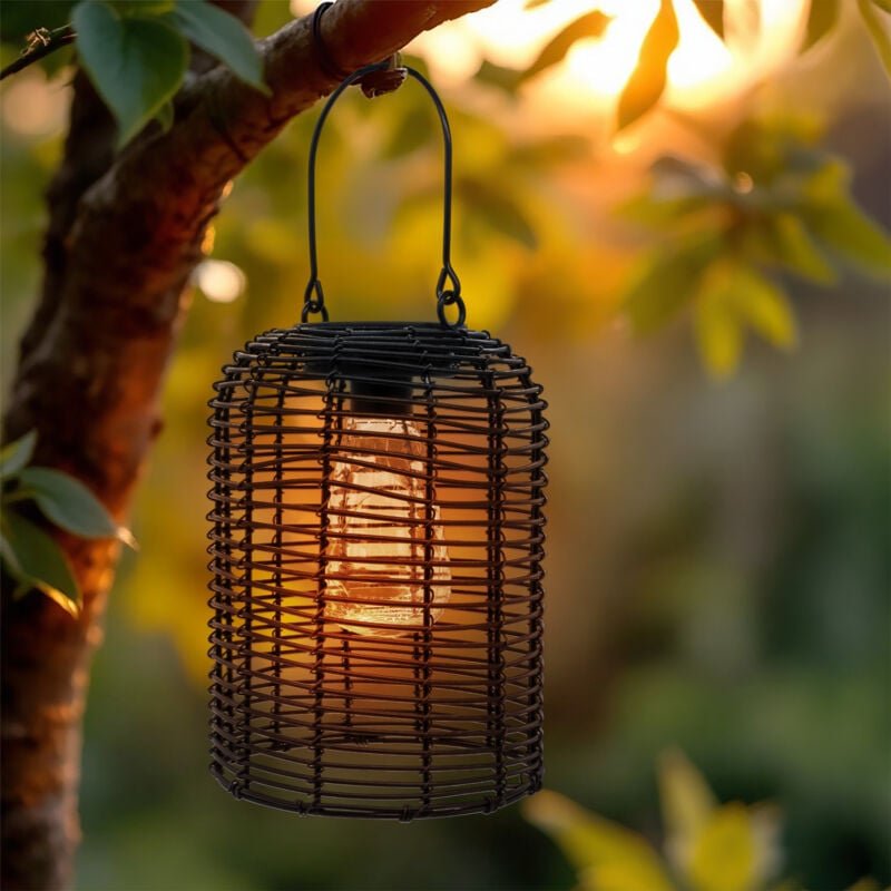 Solar Hängeleuchte in Rattan Optik schwarz mit led Glühbirne - 20 x 16 cm - Deko Gartenlaterne zum Hängen warm weiß bele...