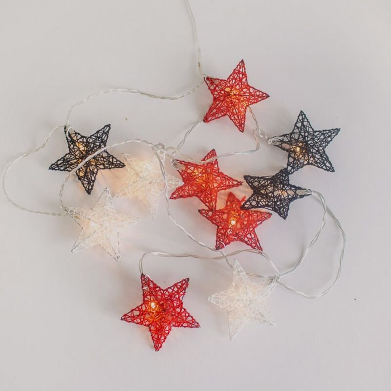 Stella Weihnachtliche dekorative Lichtergirlande. Sternförmiger Lampenschirm. Länge 330 cm und warmes LED-Licht. Hergest...