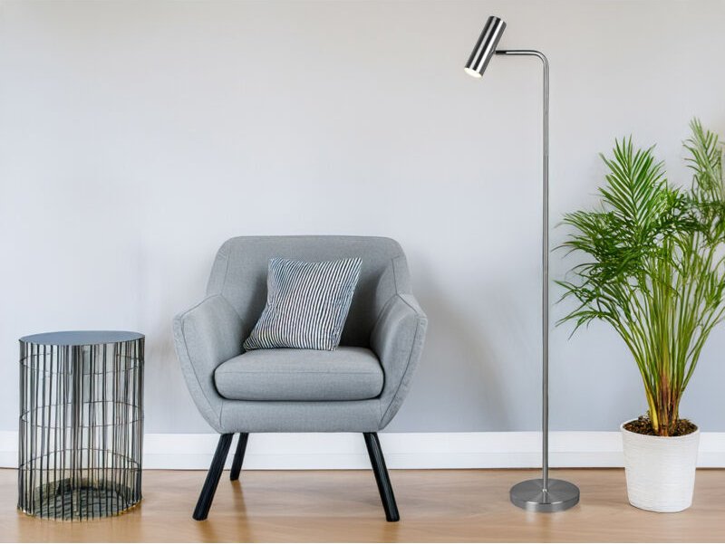 Led Stehlampe in Silber matt, Spot schwenkbar, Höhe 151cm