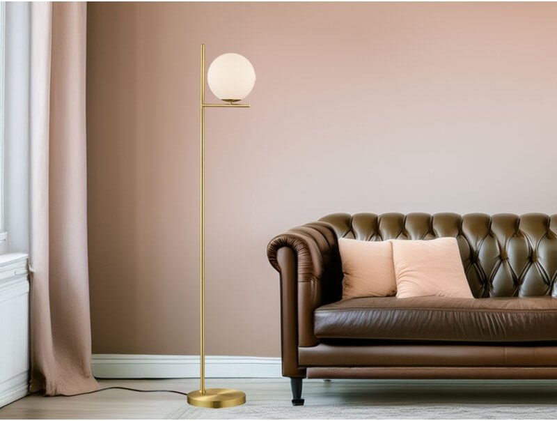 Retro Stehlampe pure Messing mit Glaskugel Lampenschirm Weiß, Höhe 150cm