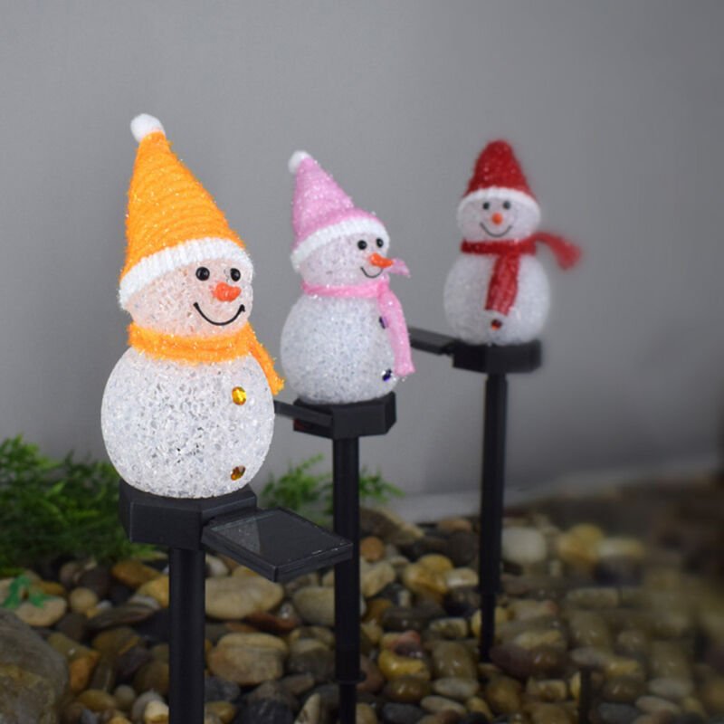 Solarbetriebene LED-Weihnachtsschneemannlampe, die in den Boden gesteckt wird, zur Dekoration des Gartens und der Rasenf...