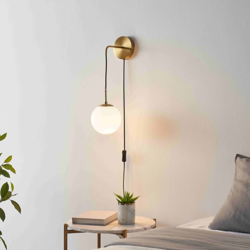 Messing-Wandleuchte mit weißem Glas Kabel und Schalter - Robyn
