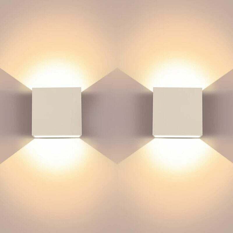 2er-Pack moderne, quadratische LED-Wandleuchten aus Aluminium (6 W) mit Sockel und warmweißem Licht (3000 K). Ideal für ...