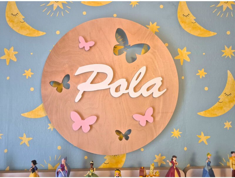 Lámpara de noche Tulajka con nombre y mariposas