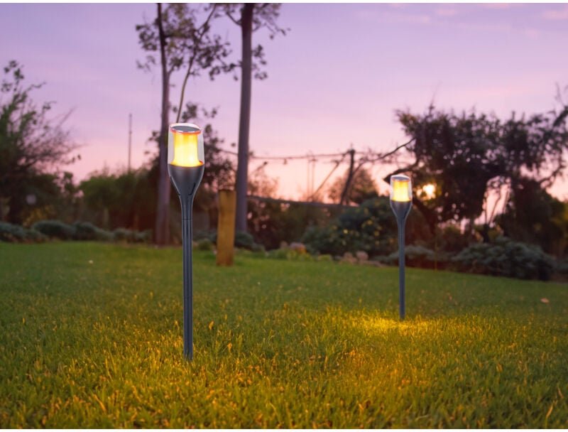 Meinewunschleuchte - 2er Set led Solarfackeln mit Flammeneffekt, Höhe verlängerbar bis 64,5cm