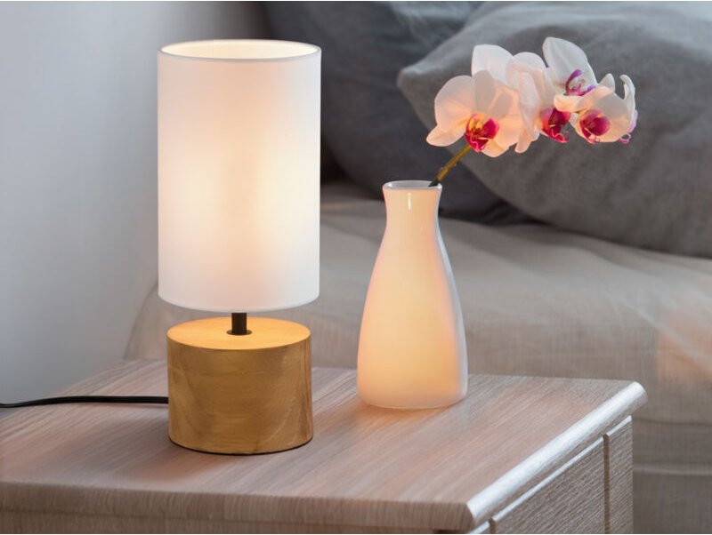 Led Tischleuchte Holzfuß mit Stoffschirm in Weiß, Höhe 30cm