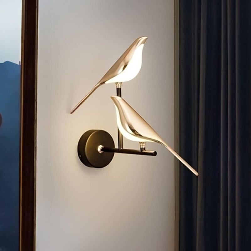 Magpie TV-Wandleuchte, Hintergrundwandleuchte, Nachttischlampe für luxuriöse Hotelzimmer, schlichte und kreative rote Vo...