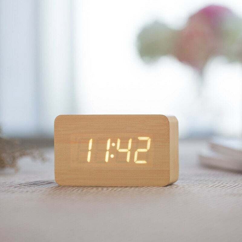Digitaler Wecker aus Holz mit einstellbarer Helligkeit, Sprachsteuerung, rechteckiger LED-Uhr mit Zeit- und Temperaturan...