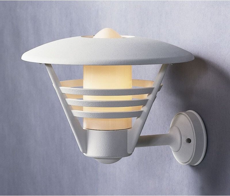 Konstsmide - Außenwandleuchte / Laterne gemini, Alu weiß / Opalglas, Hausbeleuchtung modern