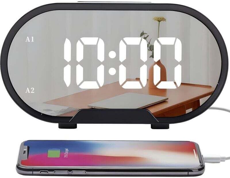 Beleuchteter Wecker, großes 5,5-Zoll-Display, verspiegelte Oberfläche, elektrischer Schminkwecker mit Dimmfunktion