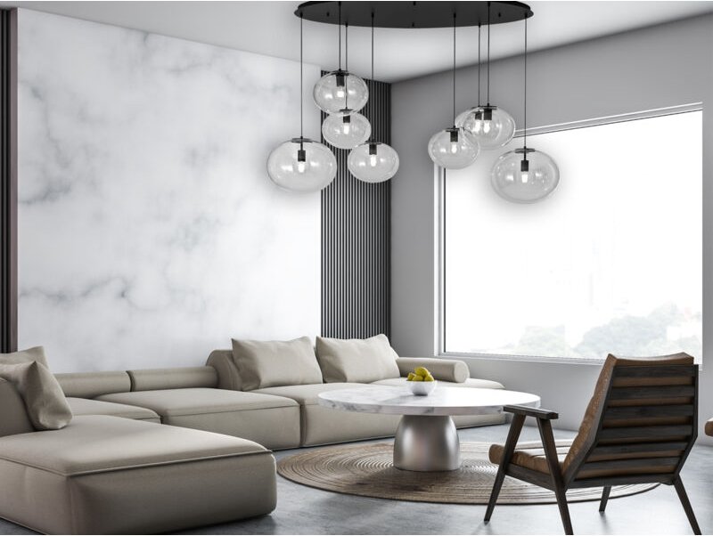 Große LED Pendelleuchte achtflammig Kugel Glasschirme transparent Breite 166cm