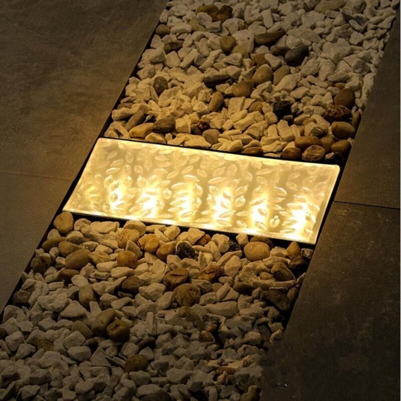 Wasserdichte Solar-Außenleuchte – 0,5 W, Schutzart IP44 – 19,6 x 9,9 x 6,3 cm – Solar-Gartenleuchte „Eiswürfel“ – Warmwe...