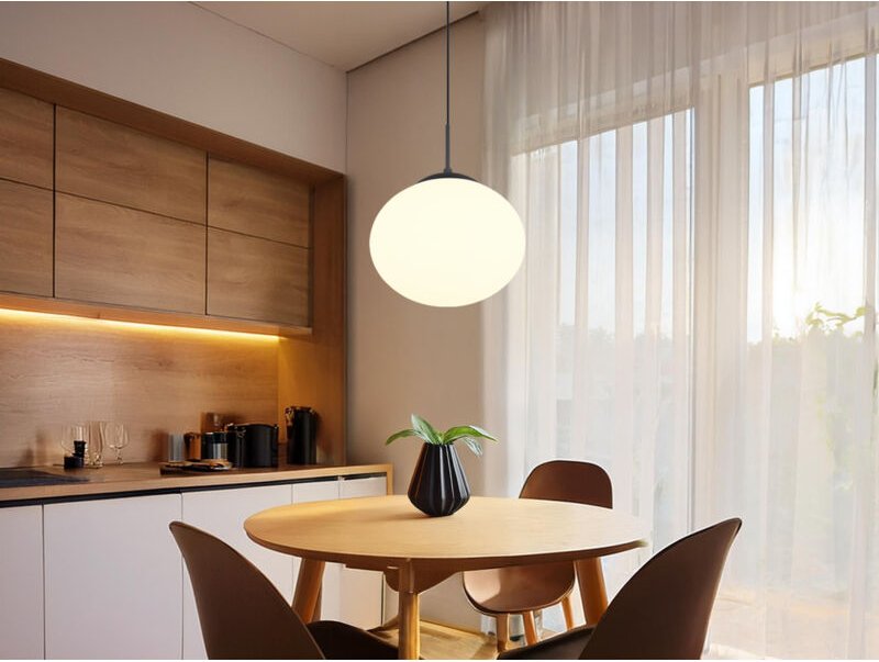 Trio - Retro Pendelleuchte fomento Schwarz mit Glaskugel Lampenschirm, ø 30cm