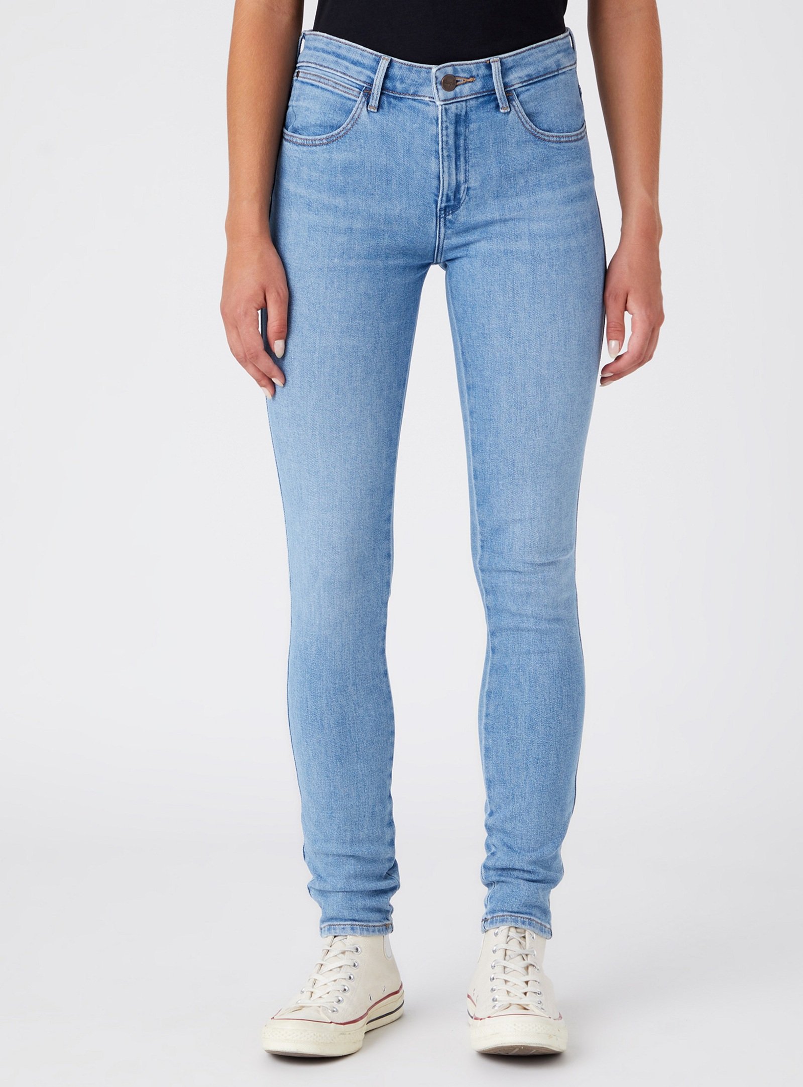 Wrangler - skinny in den wolken