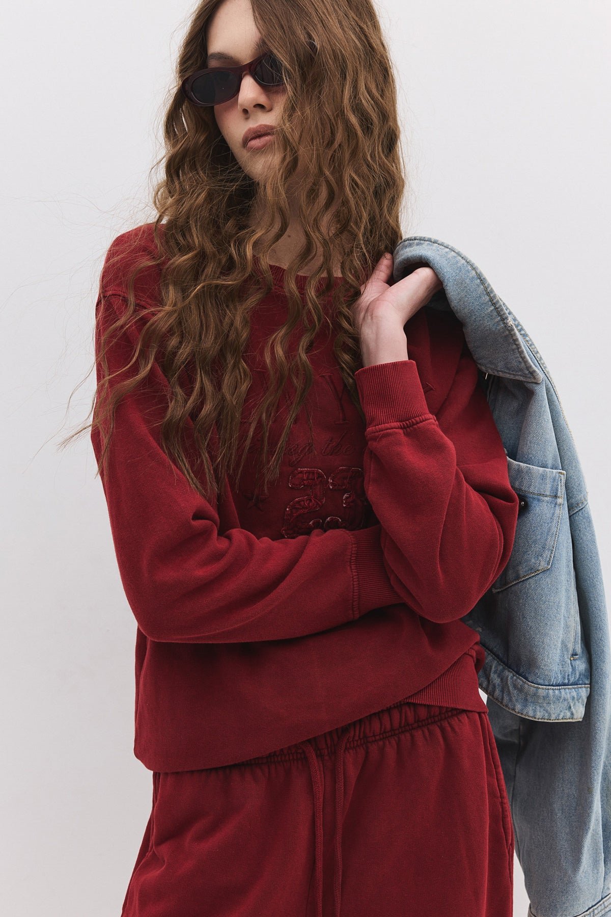 Sweatshirt mit Slogan und verblasstem Effekt