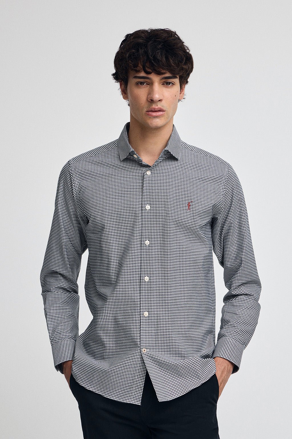 Hemd marineblau im Slim Fit mit Vichy-Karos und Rigby Go-Logo