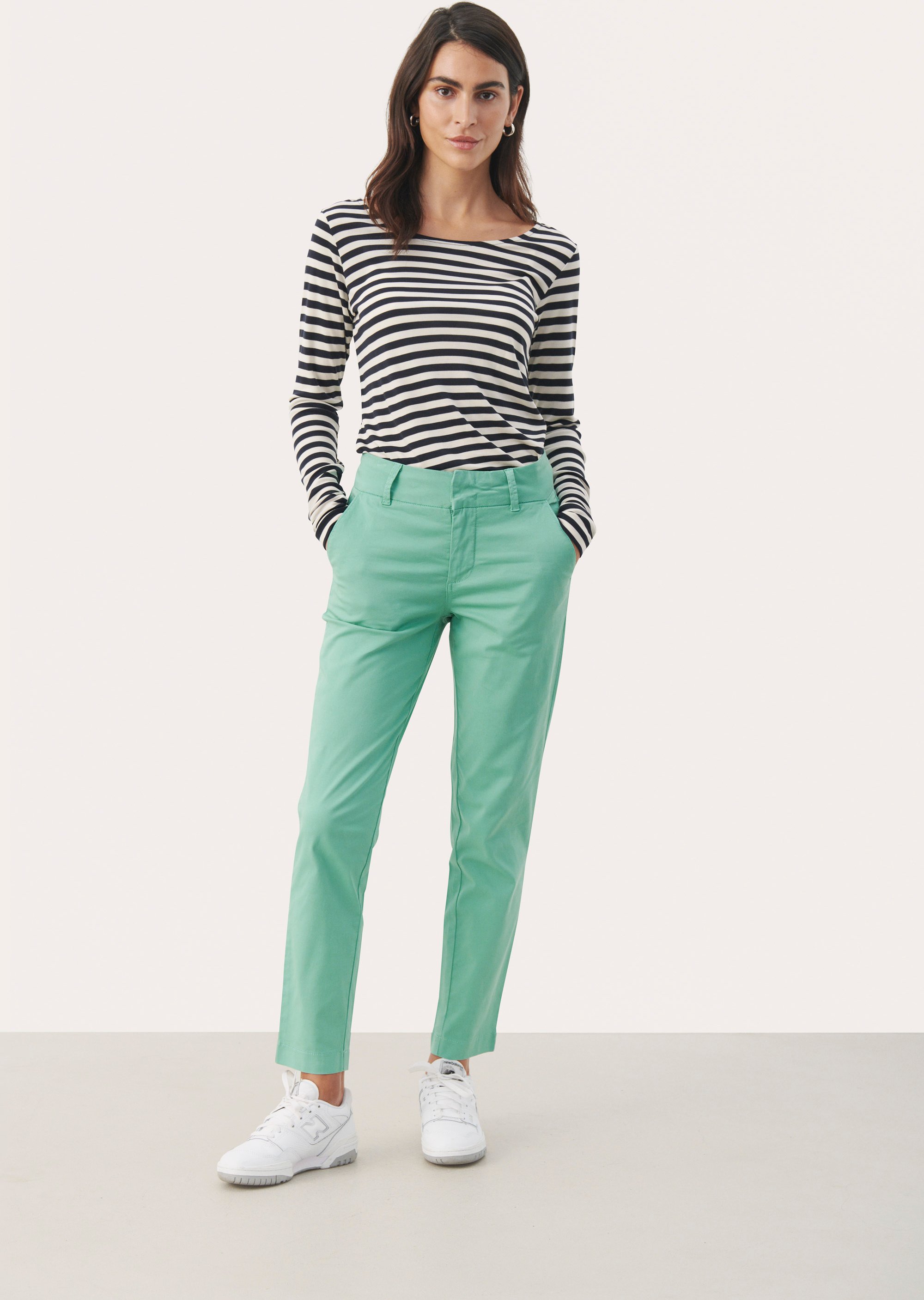 Casual Hose Gerade Passform Crème de Menthe green