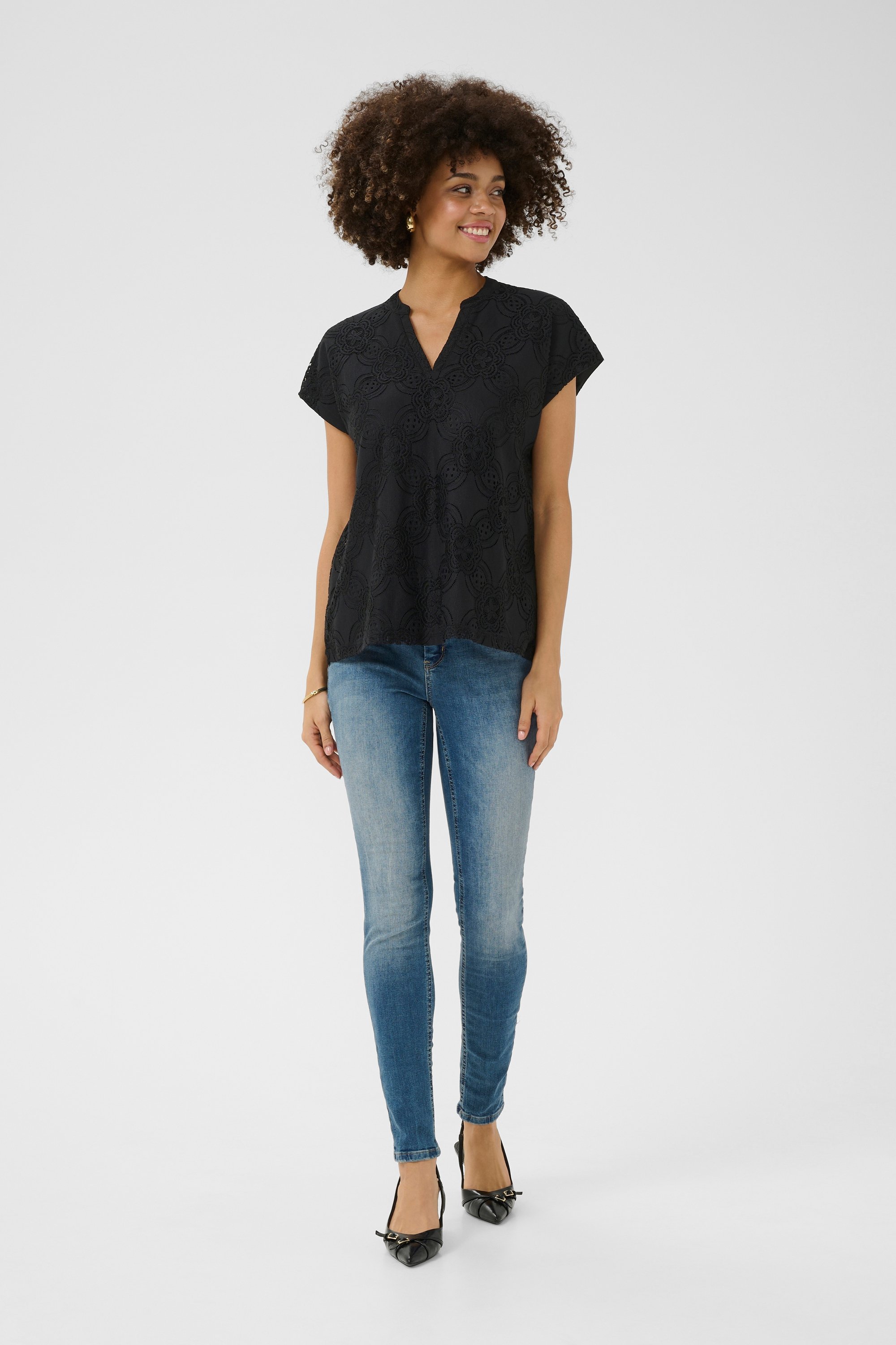 Kurzarm-Bluse CUsigla Relaxed fit black