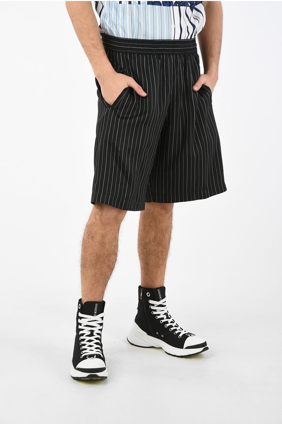 Bleistift-Shorts mit Streifen und Kordelzug in der Taille, in Schwarz