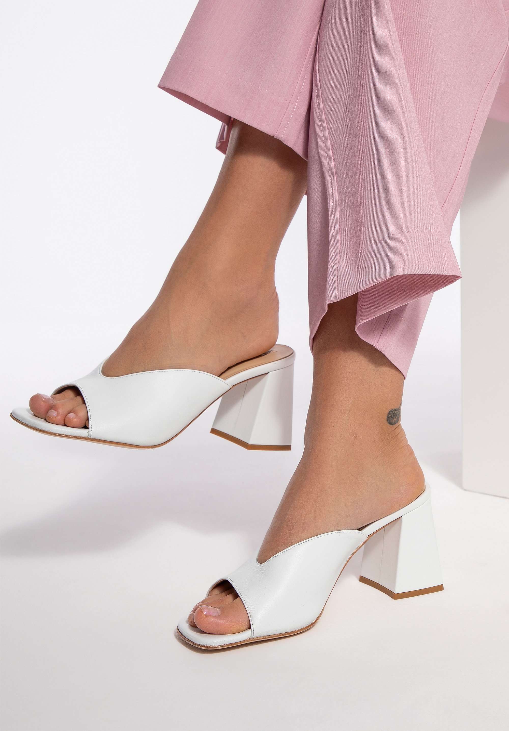 Wittchen Damen-Pantoletten aus echtem Leder mit Absatz, weiß, Naturleder