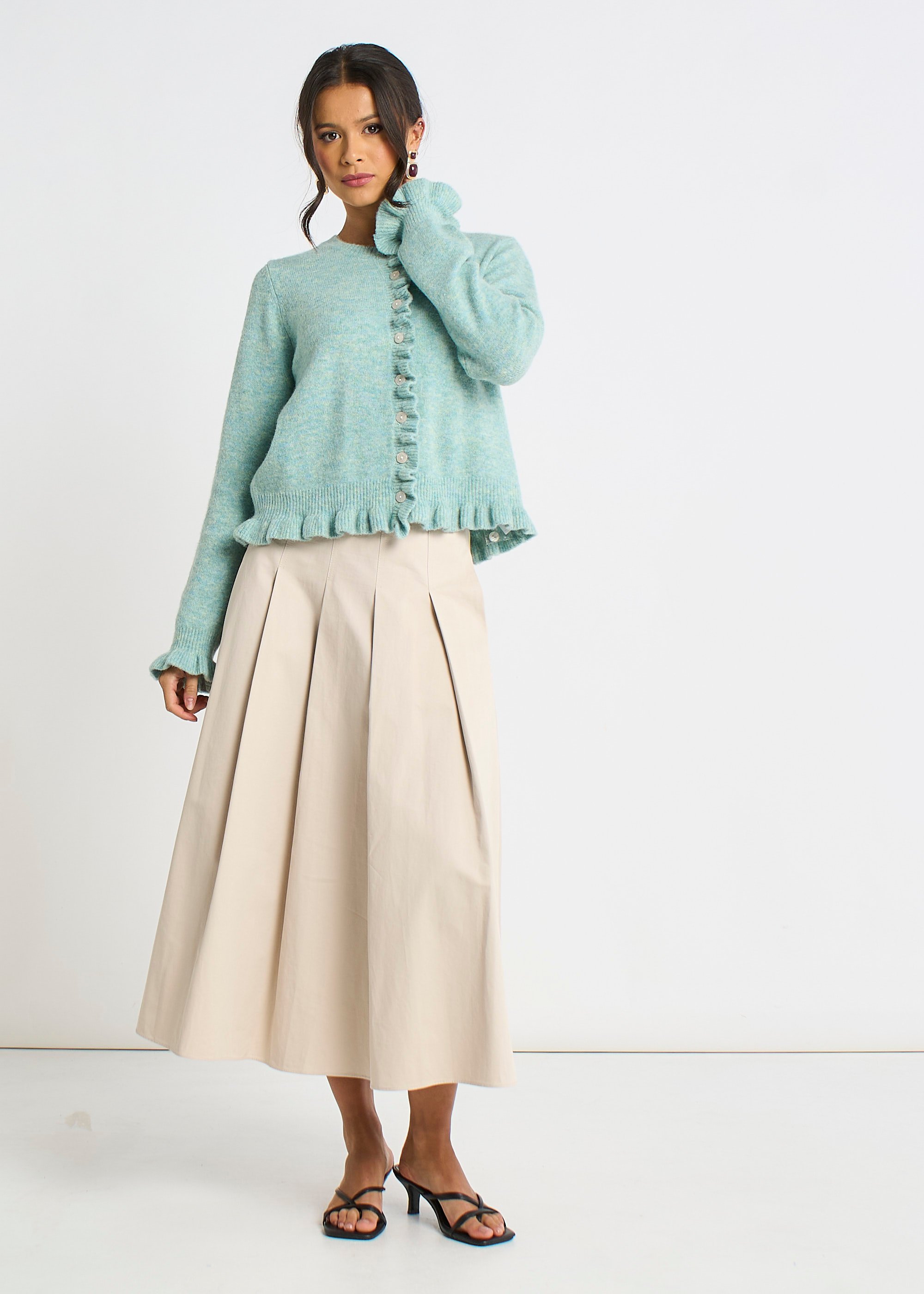 Grüner Cardigan mit langen Ärmeln und geraffter Front