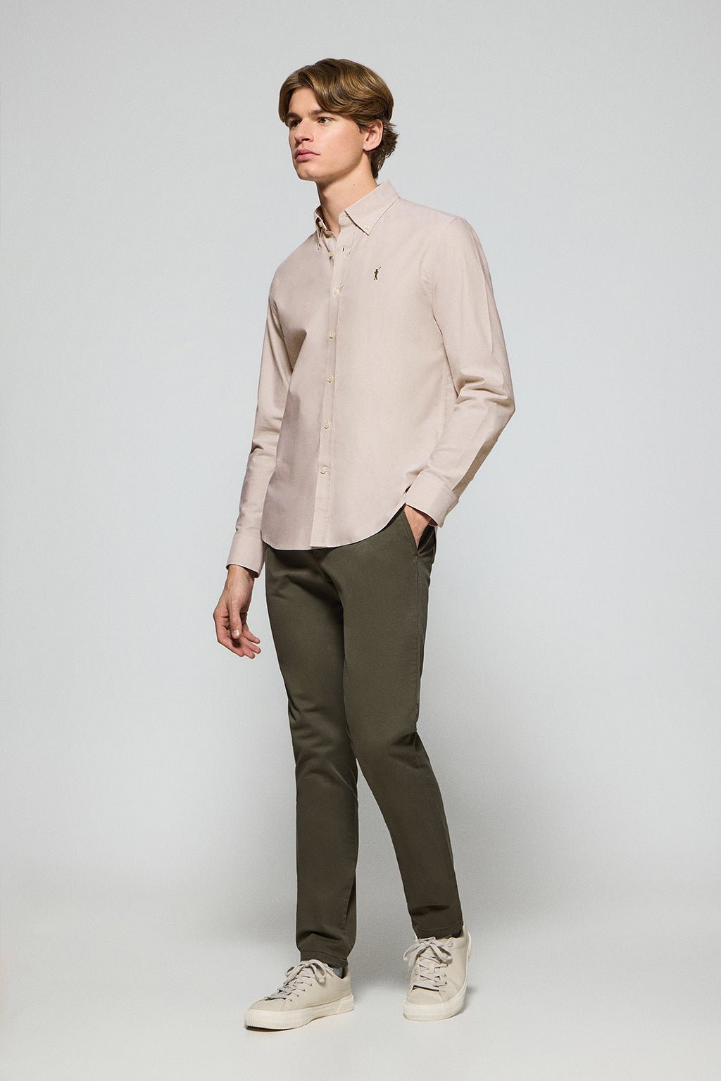 Oxford-Hemd braun mit gesticktem Rigby Go-Logo