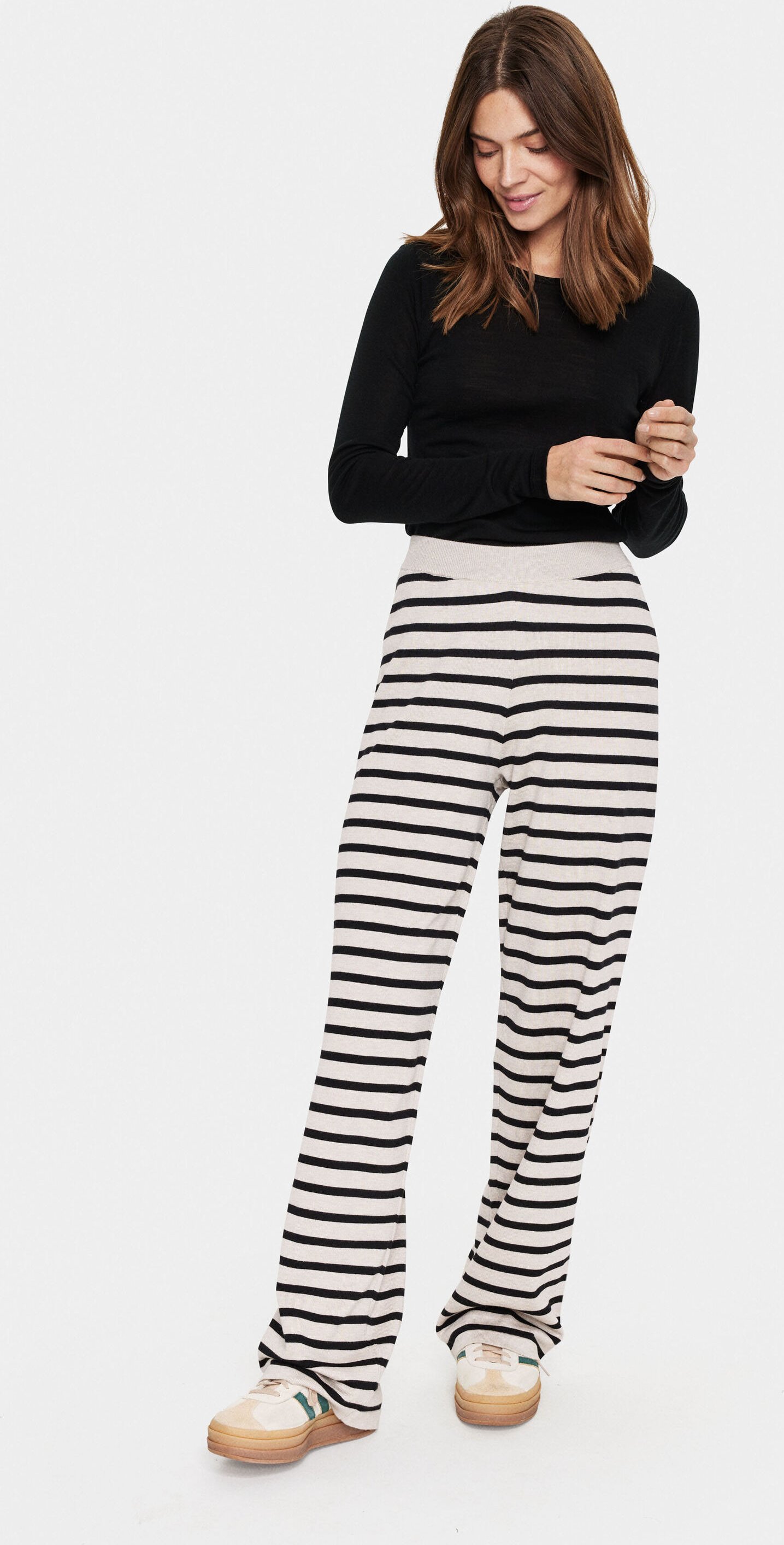 Casual Hose Gerade Passform Gray Morn Mila Stripe black offwhite