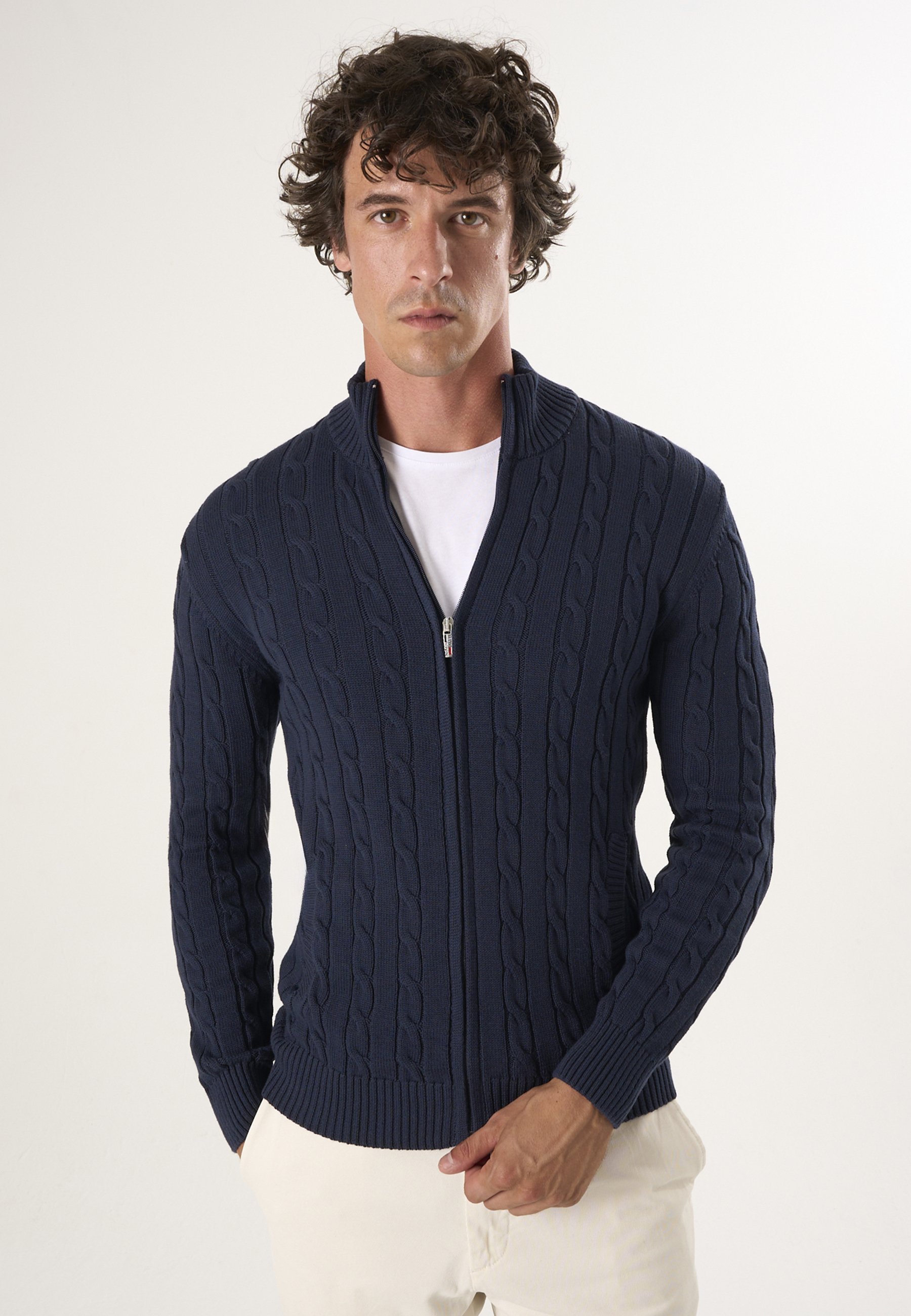 Strickjacke Strickjacke Mit Zopfmuster