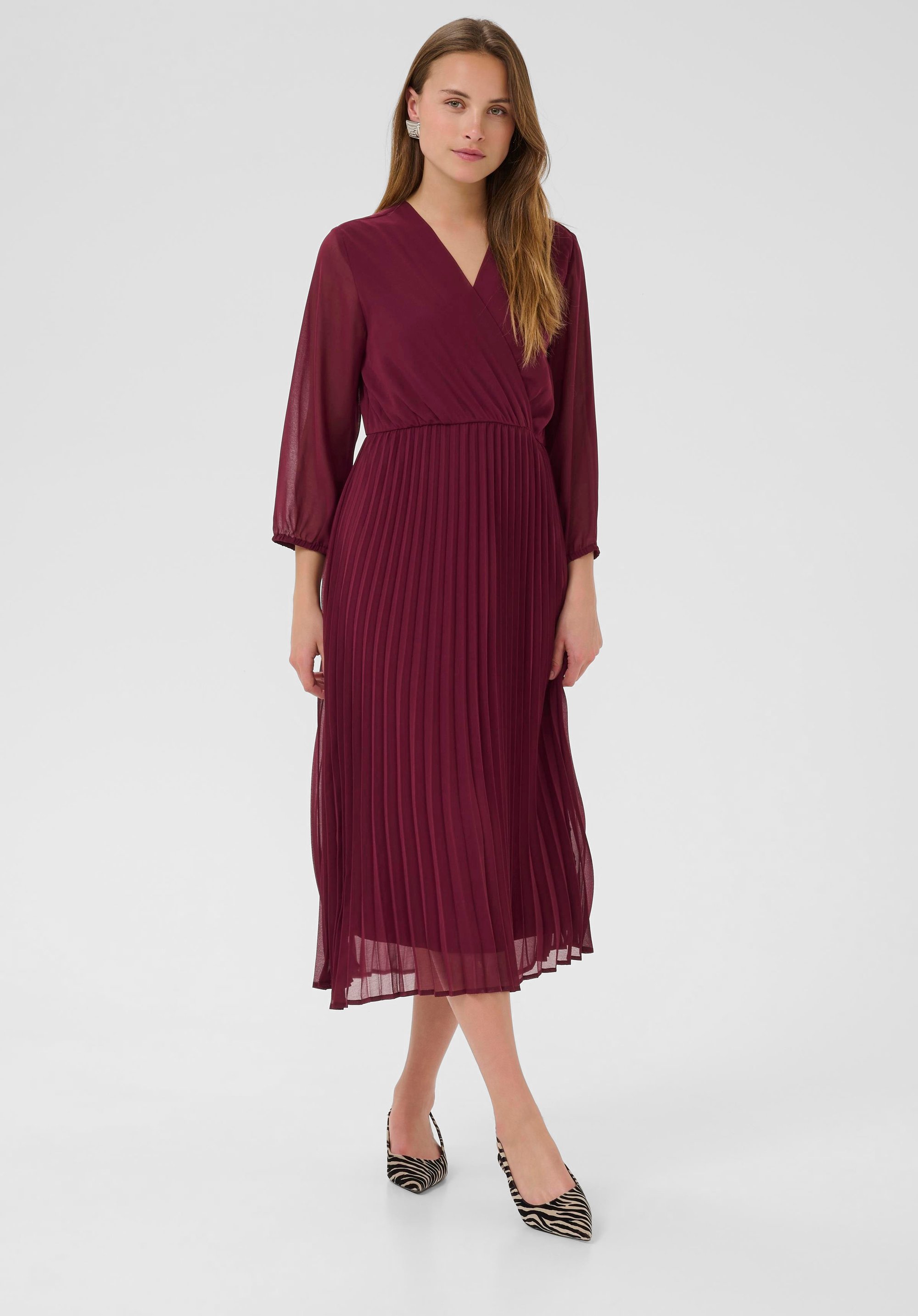 Kleid CUkila Feminine bordo