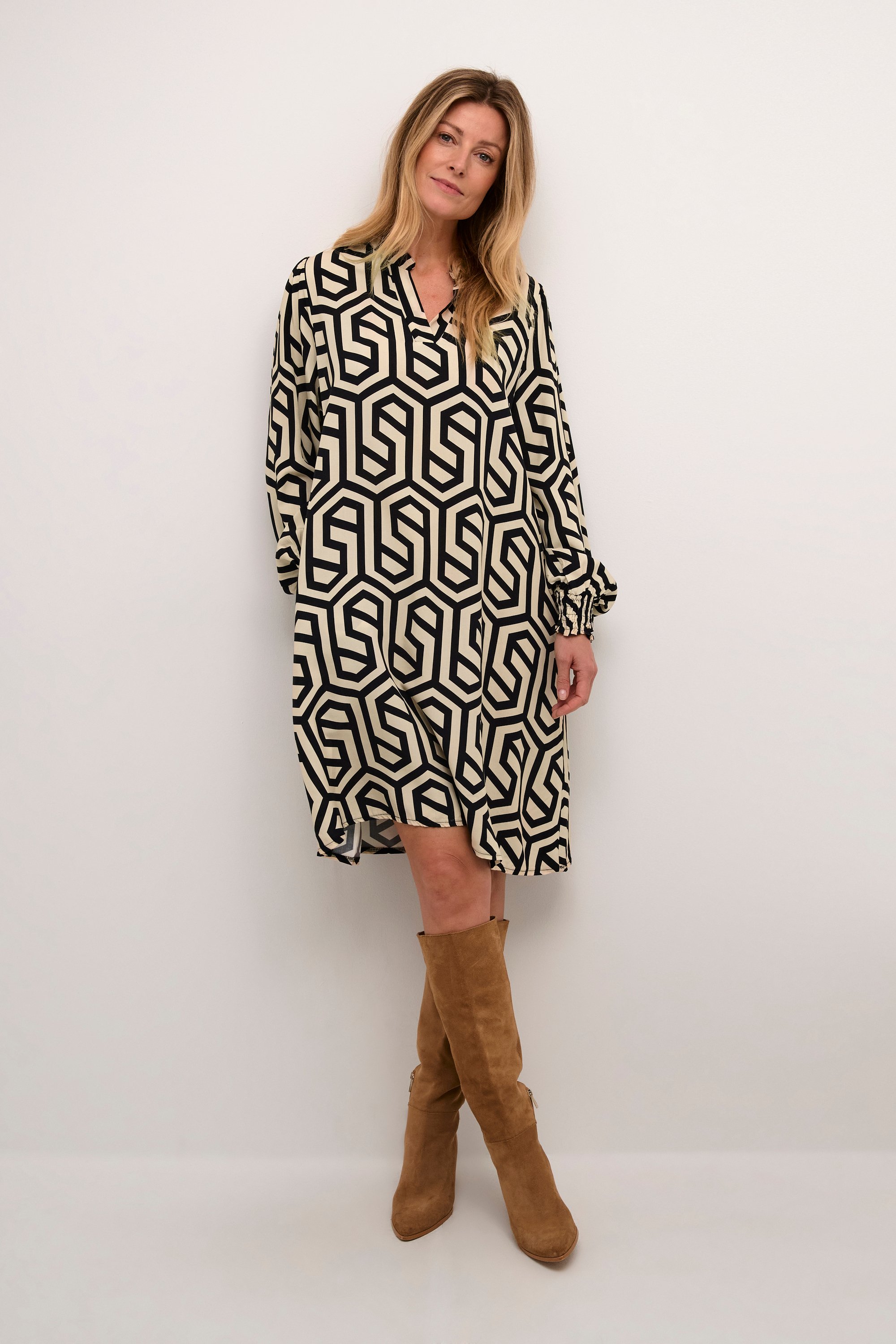 Kleid Regular fit black white