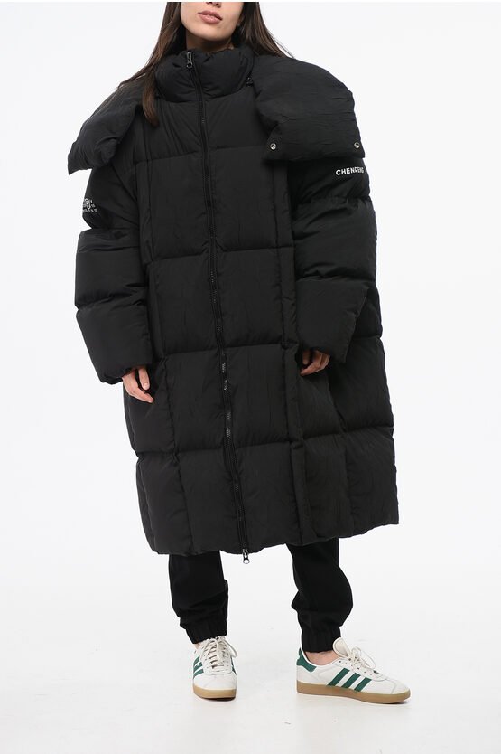 MM6 – Gesteppte Maxi-Daunenjacke mit abnehmbarer Kapuze in Schwarz