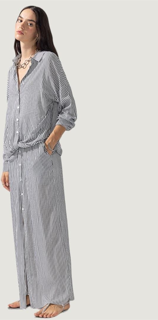 Ikonisches Hemdkleid mit geknöpfter Vorderseite und gefüttertem Schnitt