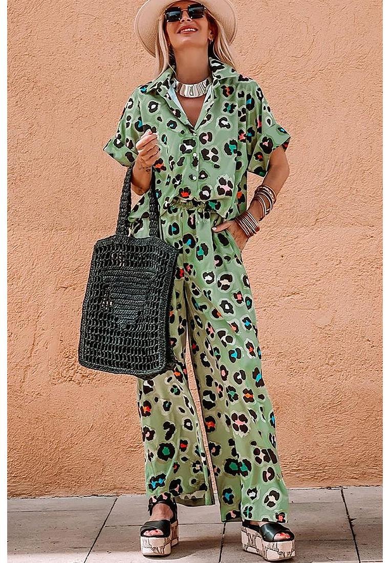 Thumbnail - Grünes Leopardenmuster Kurzarmhemd und weit geschnittene Hose Set