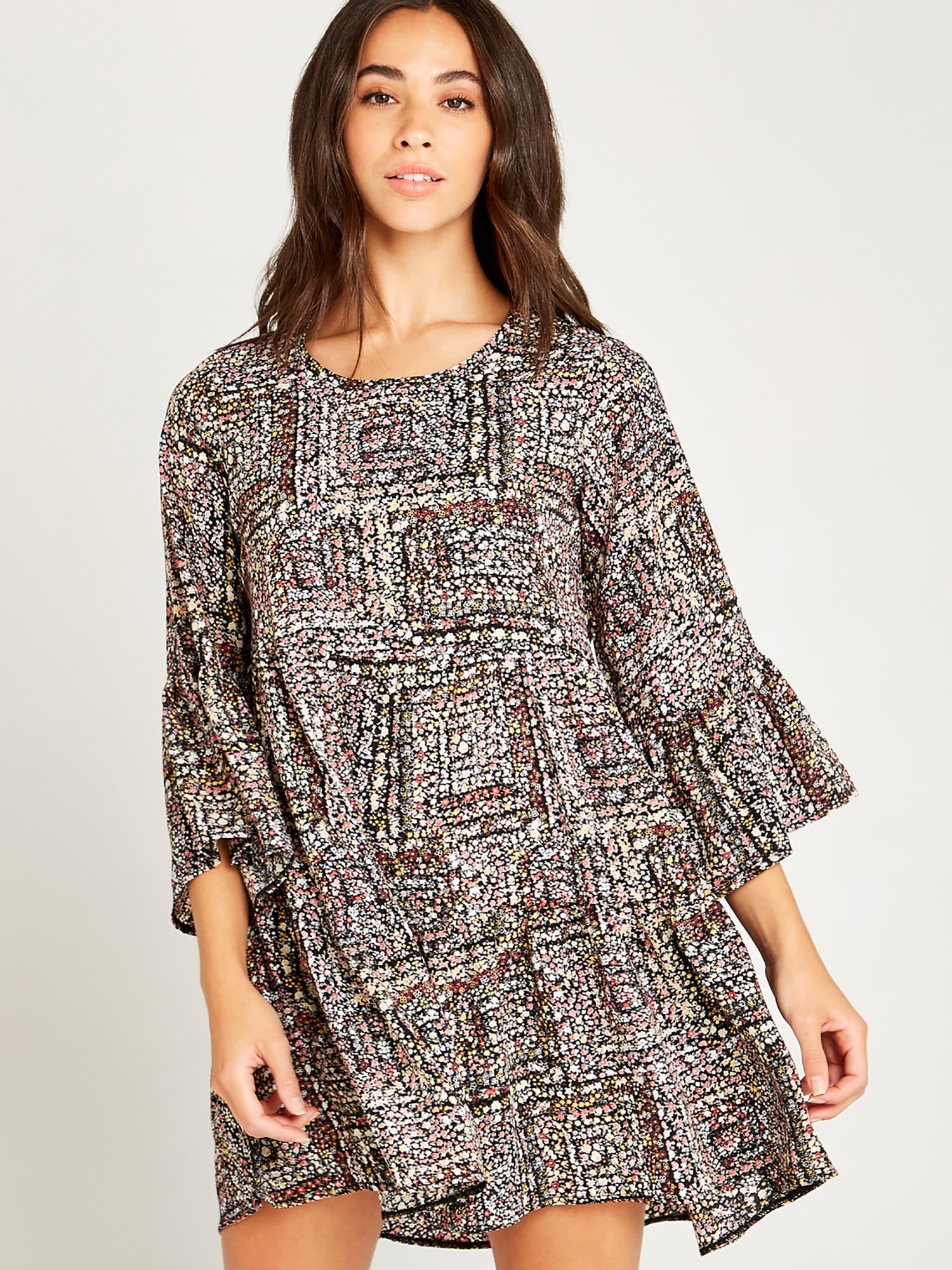 Apricot Ditsy gestuftes Babydoll-Kleid