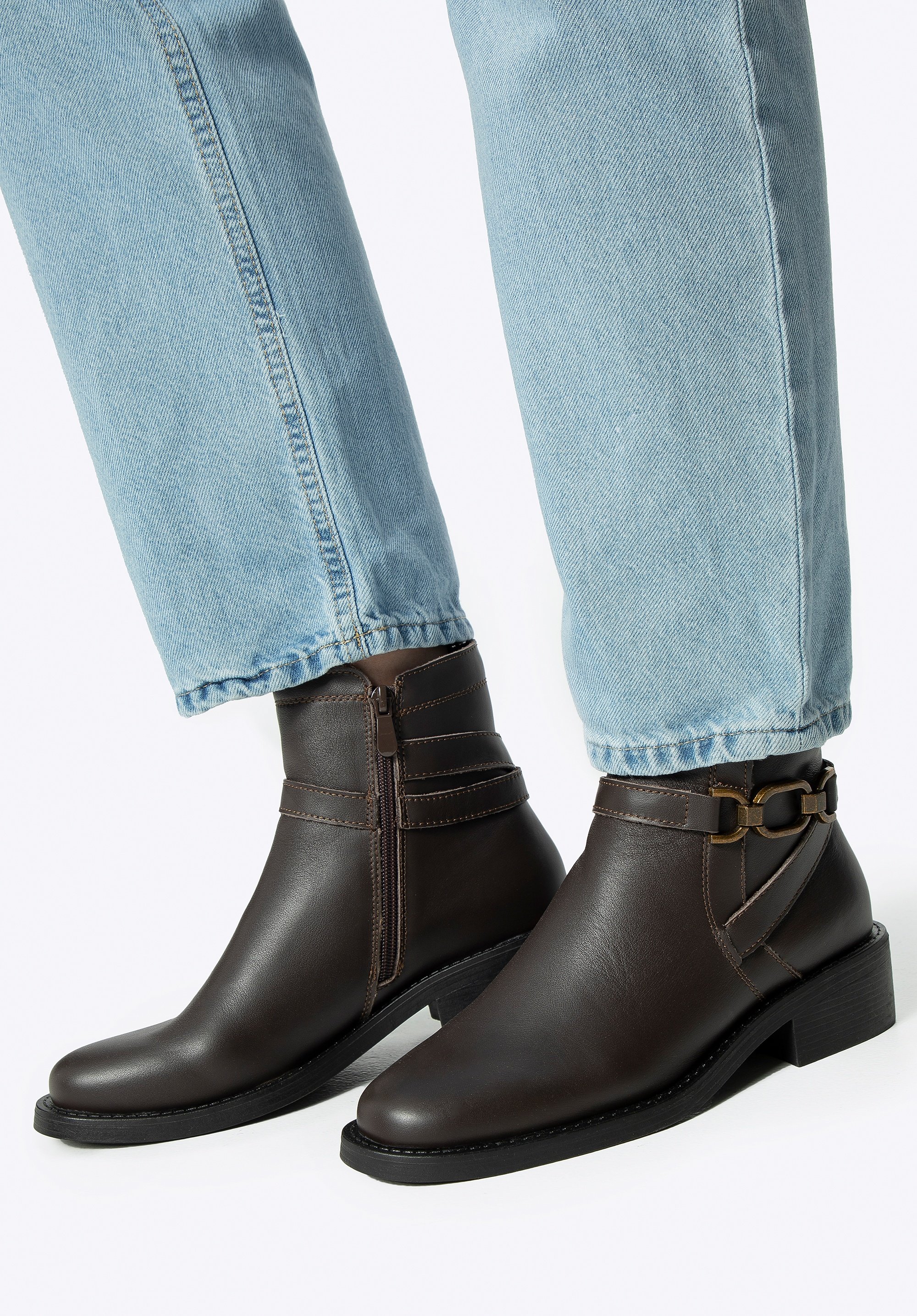Wittchen Damen-Chelsea-Boots aus Leder mit Zierkette, Braun, Naturleder