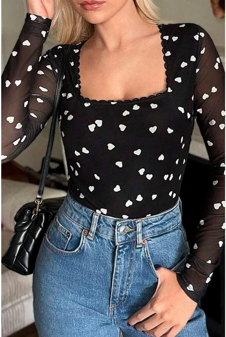 Thumbnail - Herzformiger Bodysuit mit quadratischem Ausschnitt und langen Armeln und Spitzendetail