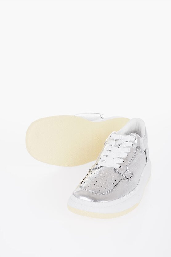 MM6 Niedrige Sneakers mit Metalleffekt in Silber