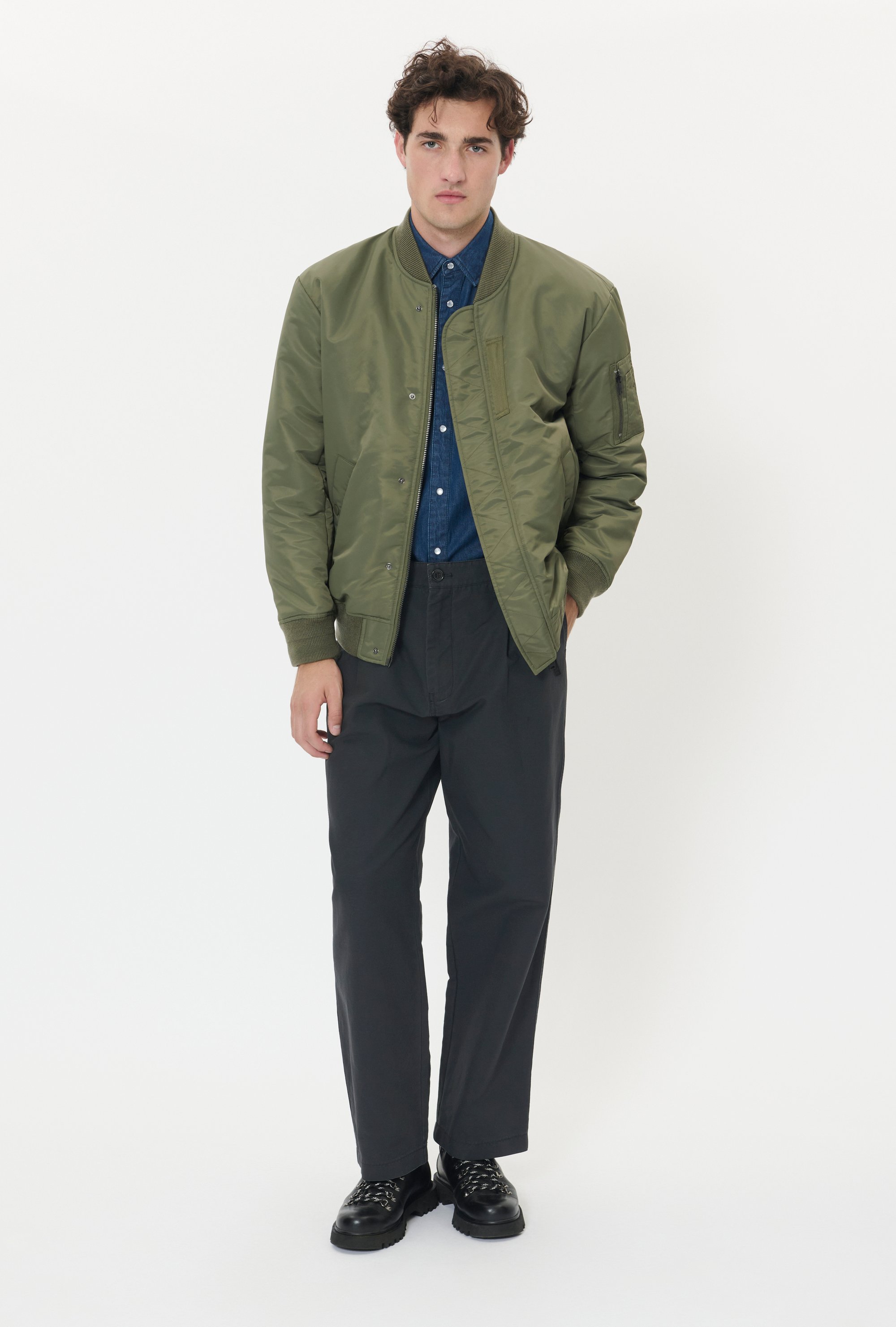 Jacke MAbatley Jacke Gerade Passform olive