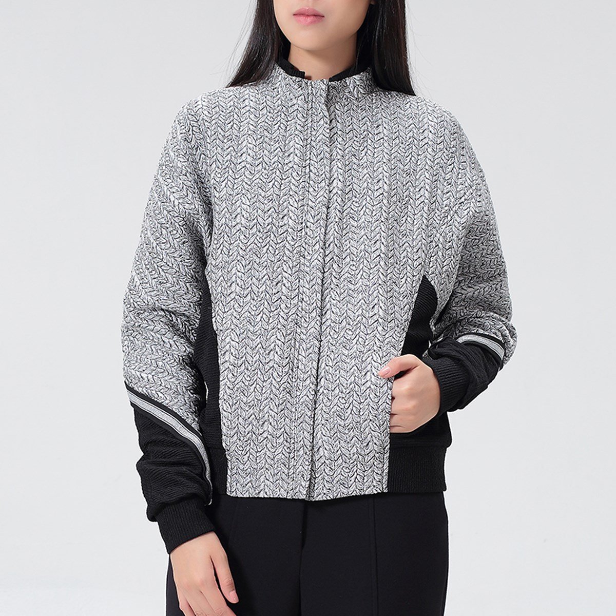 Bi-Material-Jacquard-Jacke