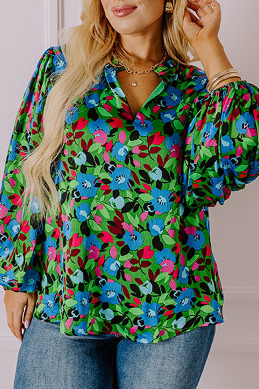 Thumbnail - Grüne Plus-Size Bluse mit Blumen-Muster und Puffärmeln im V-Ausschnitt