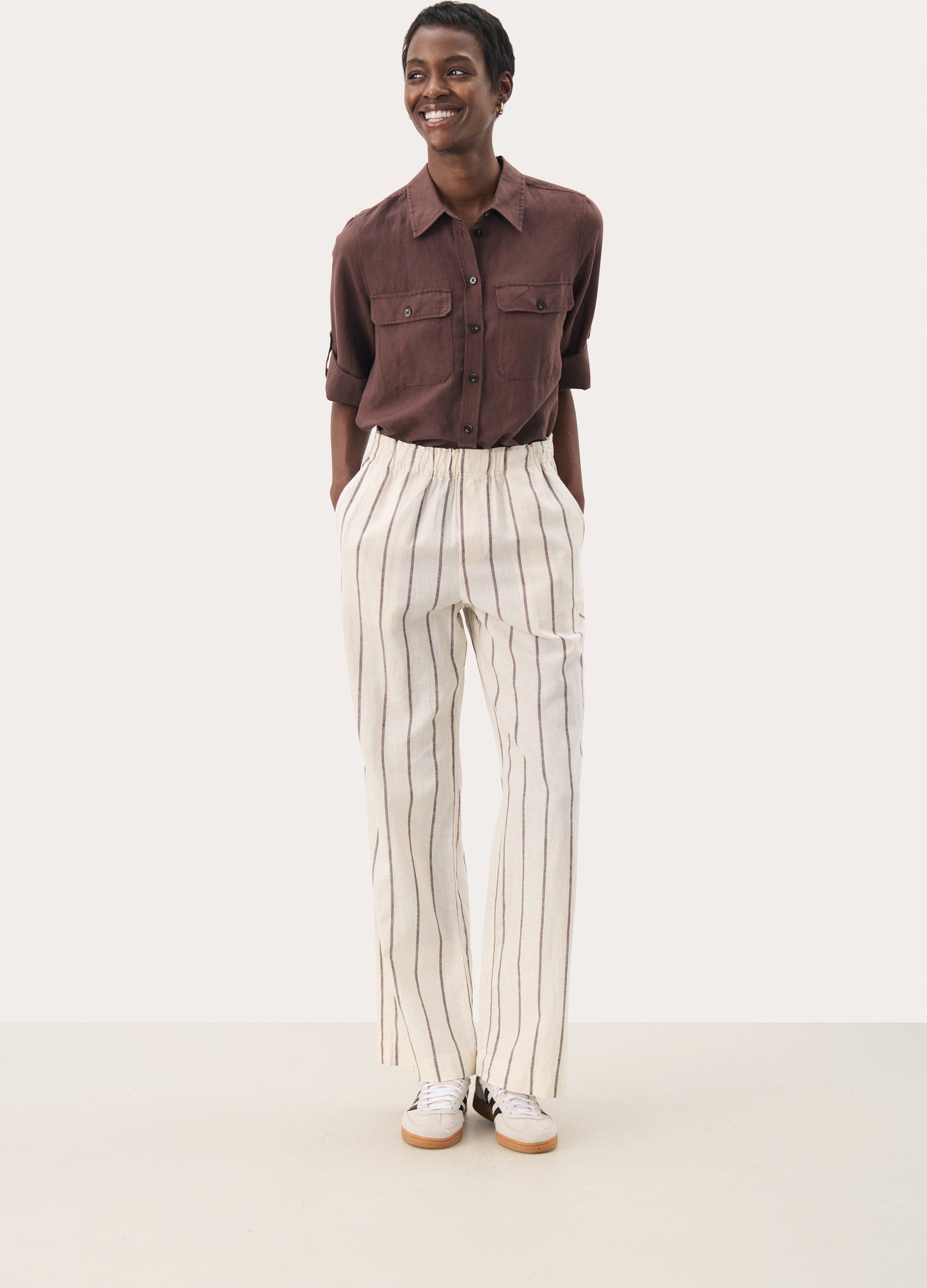 Thumbnail - Casual Hose Gerade Passform Eggnog and Brown Stripe brown white