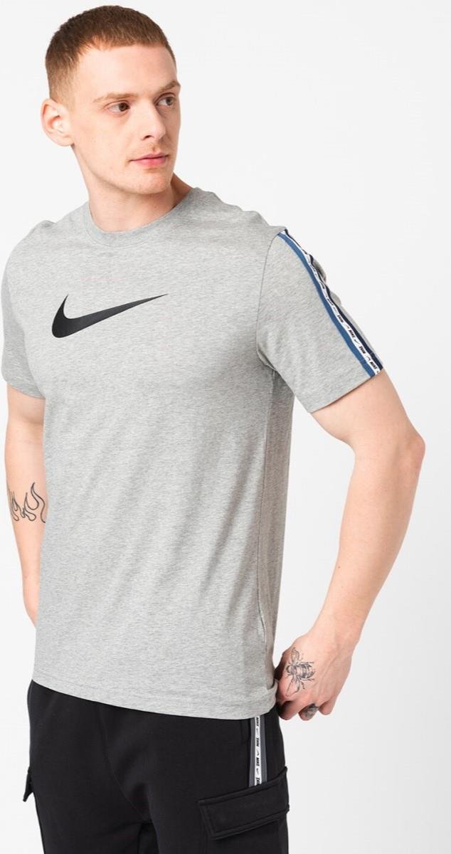 Nike Sportswear Repeat T-Shirt Club in Grau