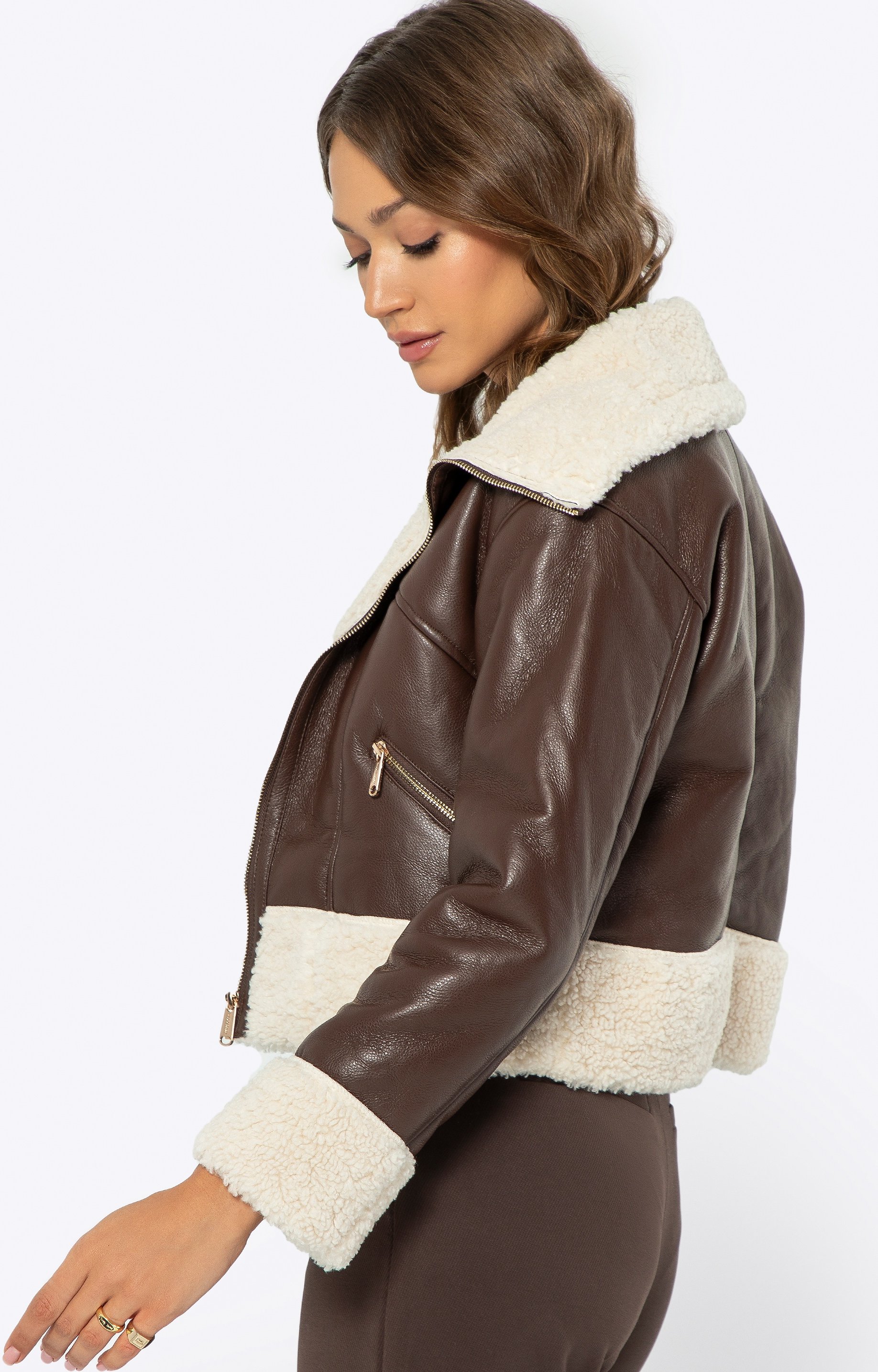 Wittchen Damen kurze braune Kunstlederjacke mit Pelzbesatz