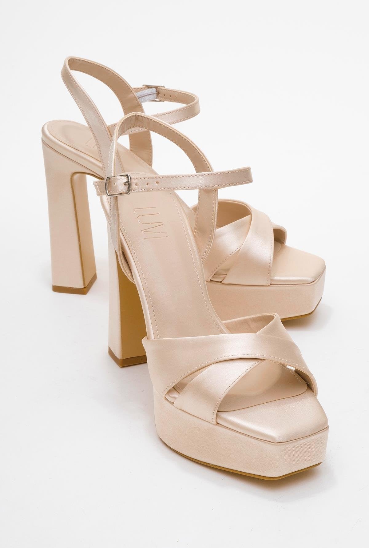 Yulia Cross-Strap Plateau Absatz Sandale