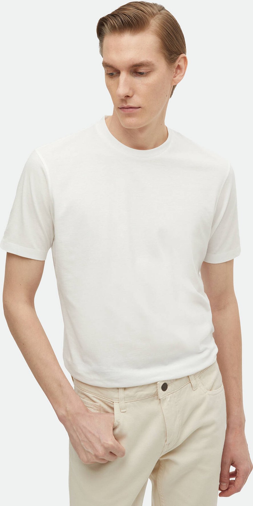 Schlichtes T-Shirt aus 100 % Baumwolle mit Rundhalsausschnitt