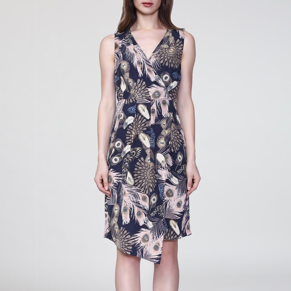 Mittellanges Kleid mit überkreuzten Herzen und Federmuster