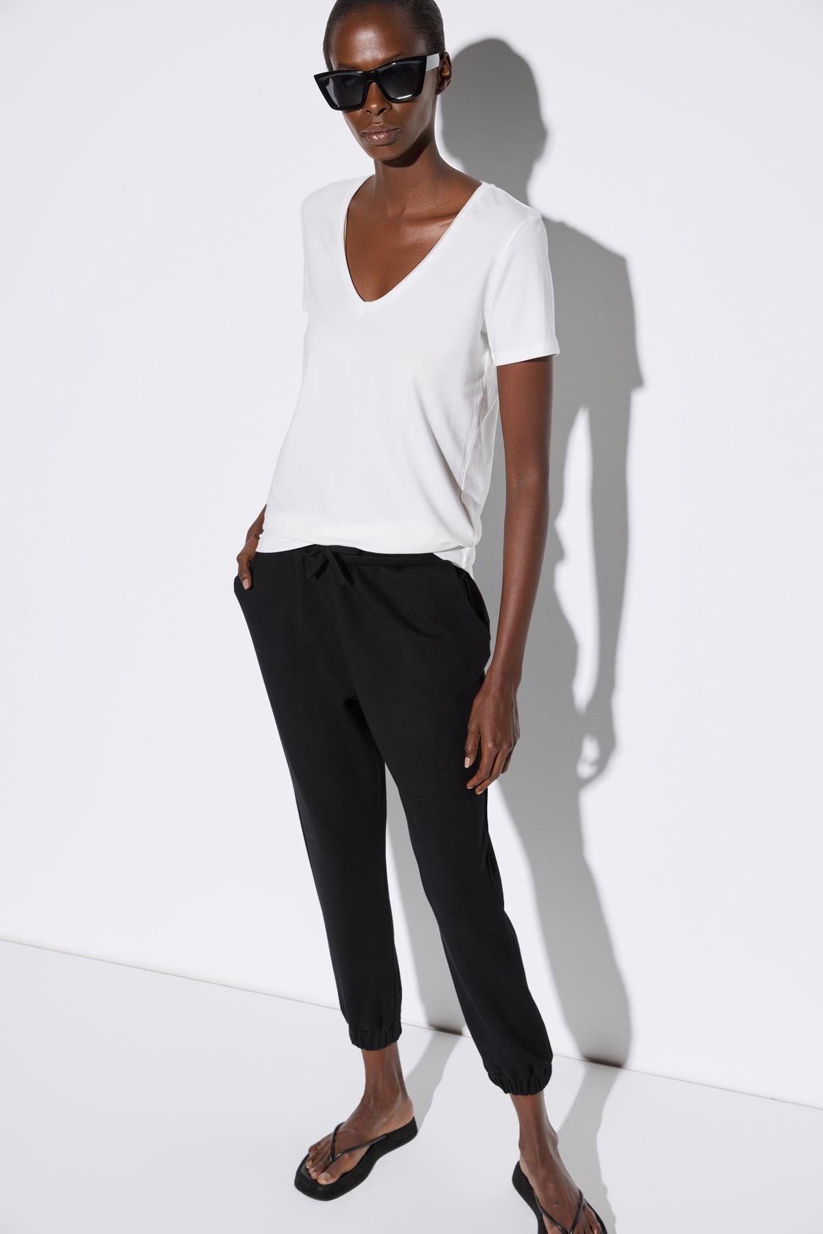 V-Ausschnitt Ecru Kurzarm Basic T-Shirt