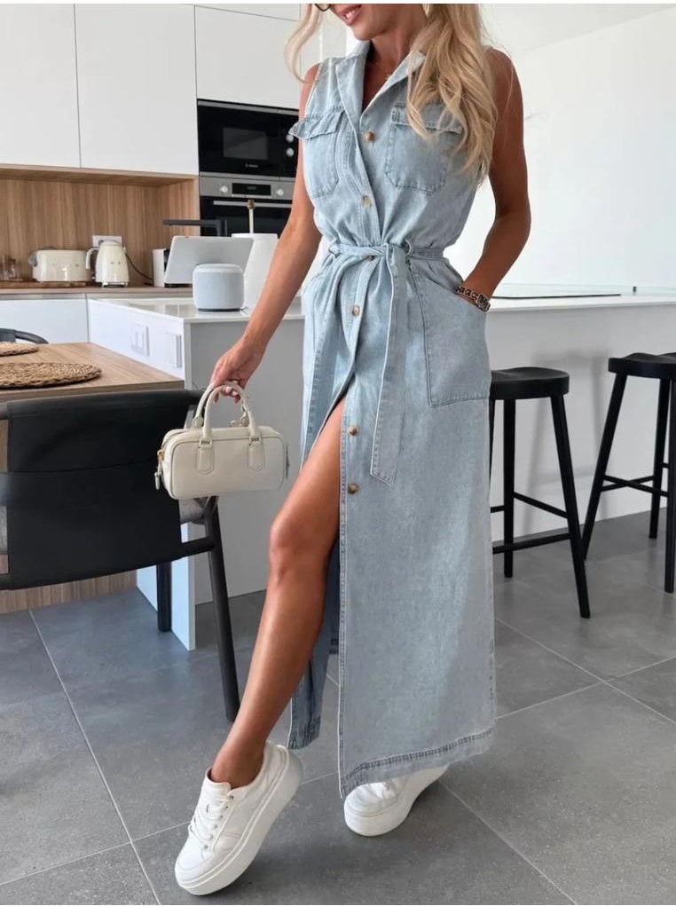 Armelloses Denim-Kleid mit Knopfleiste und Taschen und Gurtel