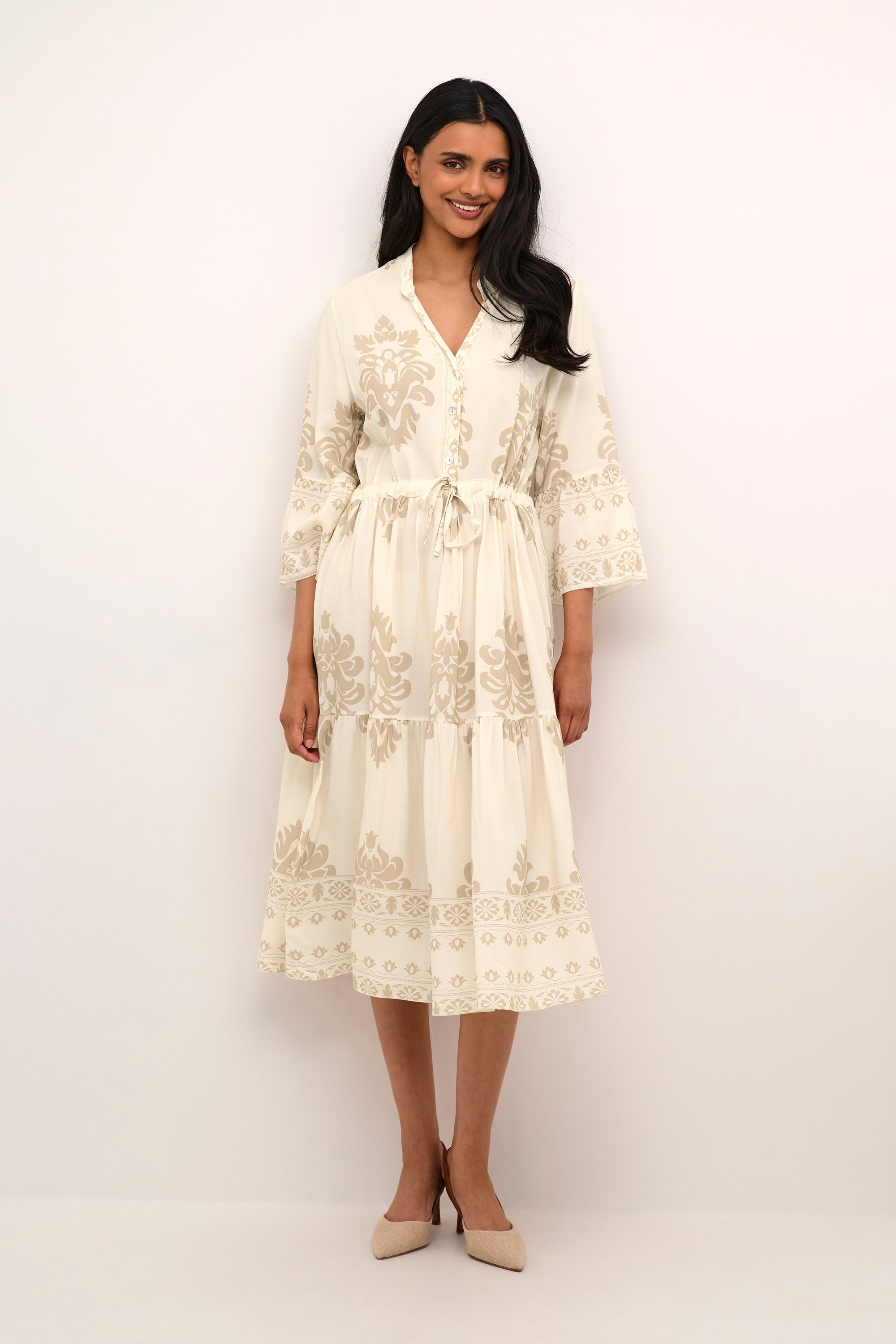 Kleid Feminine beige