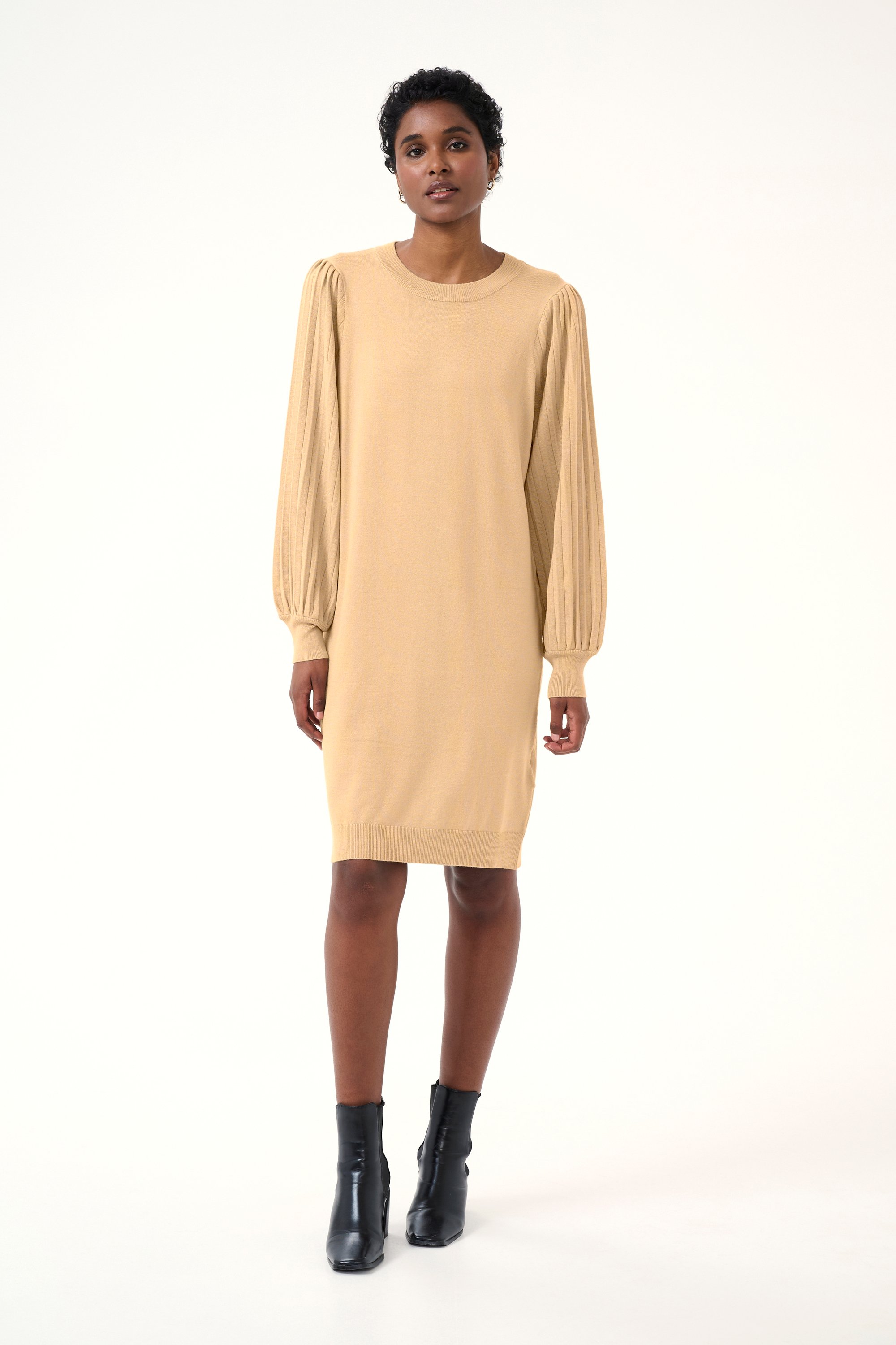 Kleid Regular fit beige